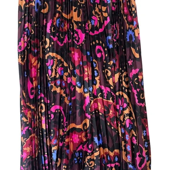 Ann Taylor Paisley pleated midi skirt size 0. Side zipper with hook &amp; eye.