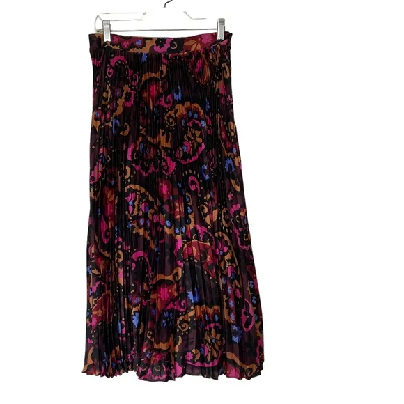 Ann Taylor Paisley pleated midi skirt size 0. Side zipper with hook &amp; eye.