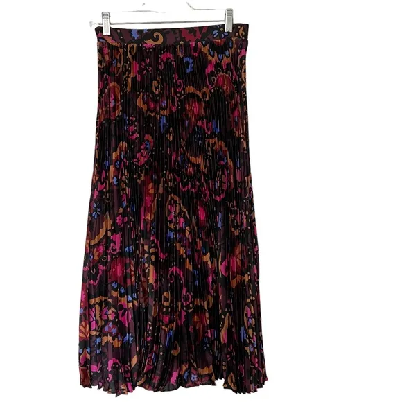 Ann Taylor Paisley pleated midi skirt size 0. Side zipper with hook &amp; eye.