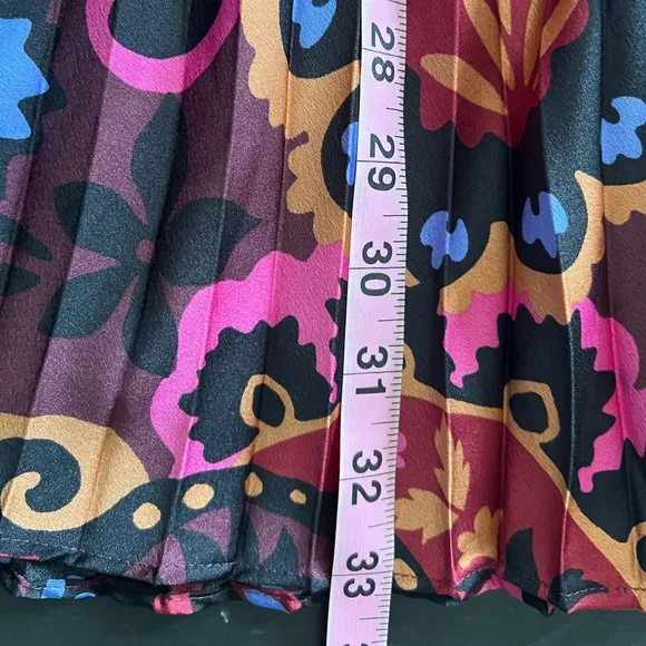 Ann Taylor Paisley pleated midi skirt size 0. Side zipper with hook &amp; eye.