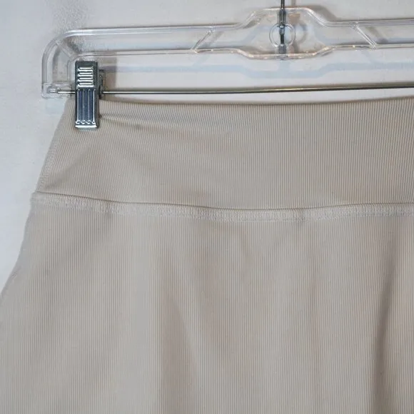 Beyond Yoga Heather Rib Hold Court Skirt Womens Small Cream Mini Slit Athletic