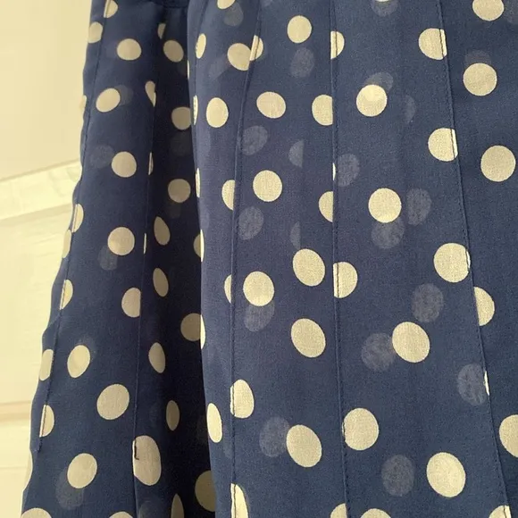 Boden Navy and Cream Pleated Knee Length Skirt Polka Dot Printed Pleats Size 8 R