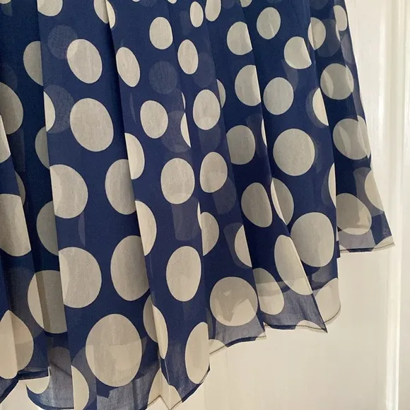 Boden Navy and Cream Pleated Knee Length Skirt Polka Dot Printed Pleats Size 8 R
