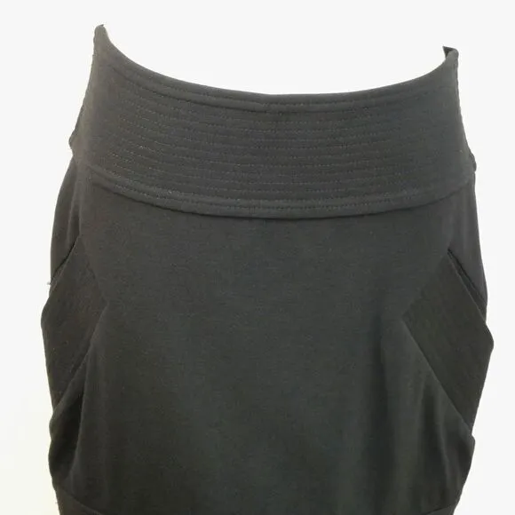 Diane Von Furstenberg- Mini Skirt - Black - Size 6-Pockets- Stitching and Bandin