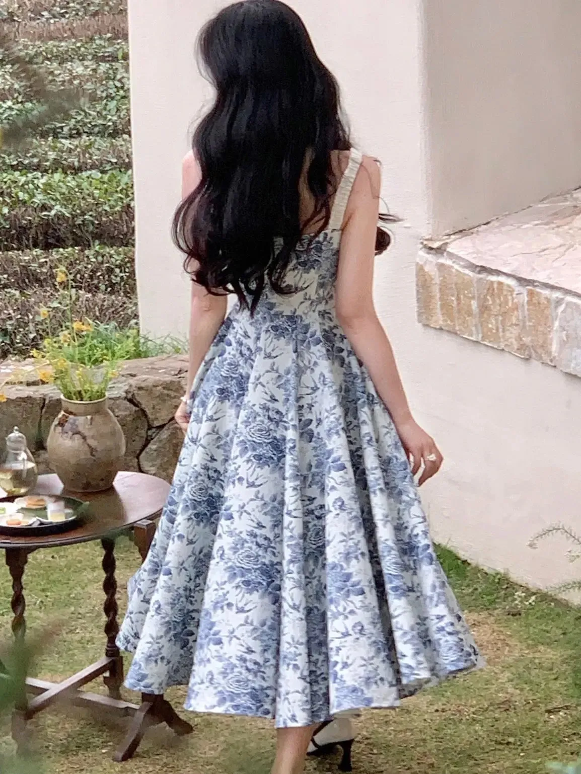 Elegant Spaghetti Strap Midi Dress