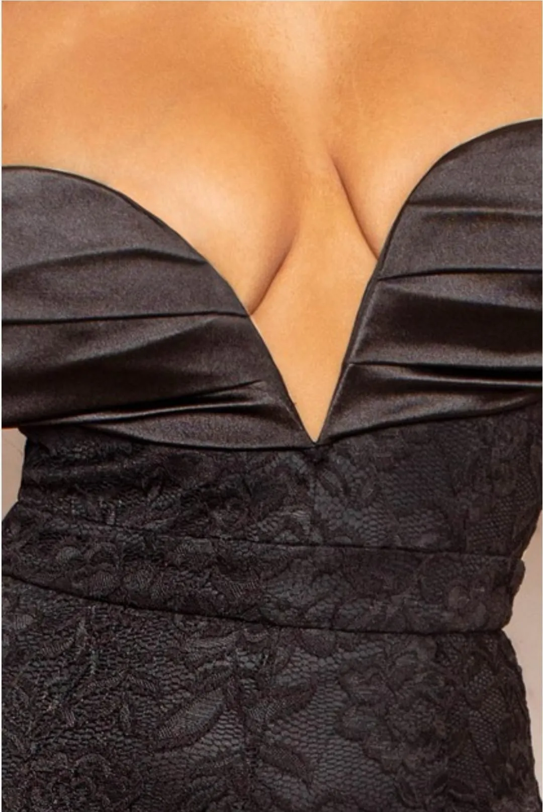 FAMILLY AFFAIR OFF THE SHOULDER JUIMPSUIT