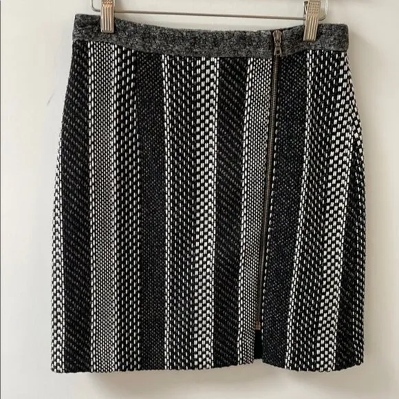 Judith &amp; Charles woven knit black white metallic mini skirt size 4 zipper
