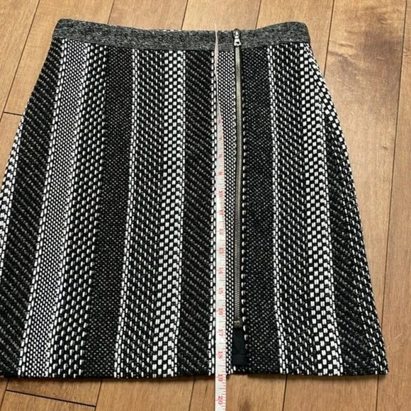 Judith &amp; Charles woven knit black white metallic mini skirt size 4 zipper