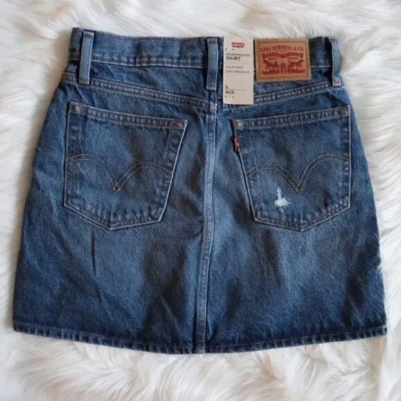 NEW Levis Deconstructed Dark Wash Jeans Skirt Size 25 High Rise Denim