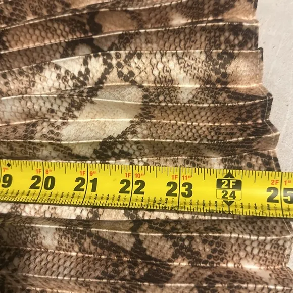 NWT Lauren Ralph LaurenSnakeskin Print Pleated Skirt size 12