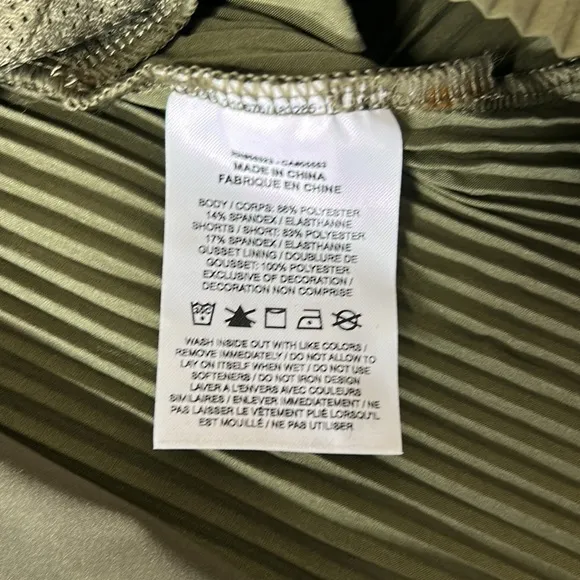 nwt // Nike flex golf victory drifit UV CK7797 Olive Green skort