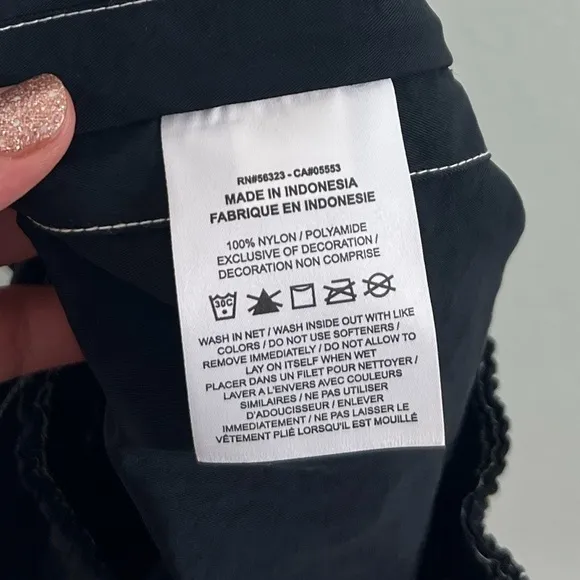 NWT Nike Swoosh woven high-waisted mini skirt in black
