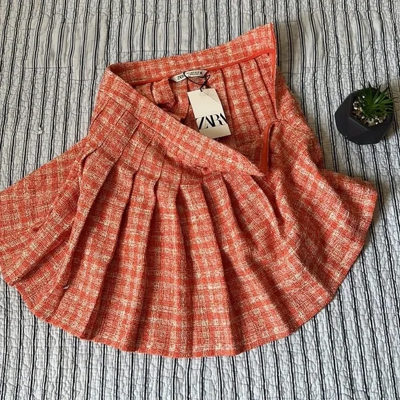 😊NWT Zara Women Plaid Pleated Front Regular Fit Short Skater Skirt Size S