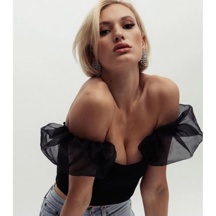 OFF SHOULDER TOP