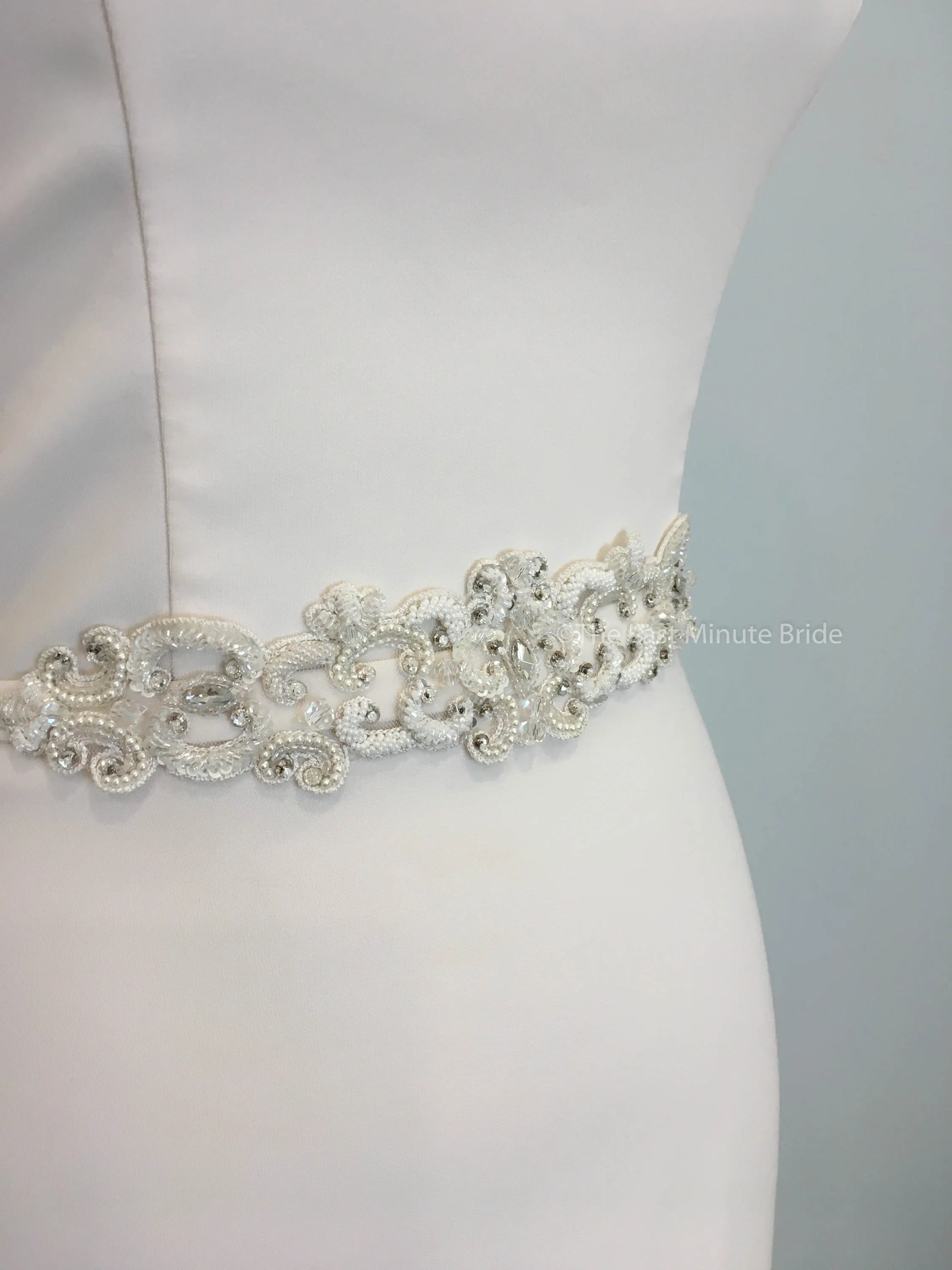 Paloma Blanca 4841