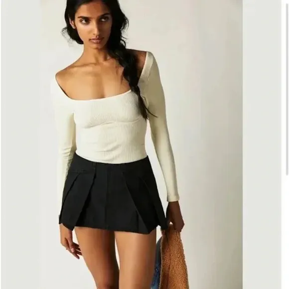 Pleated Black Heartbreaker Mini Skirt/short Skort.FREE PEOPLE. Women’s size 4