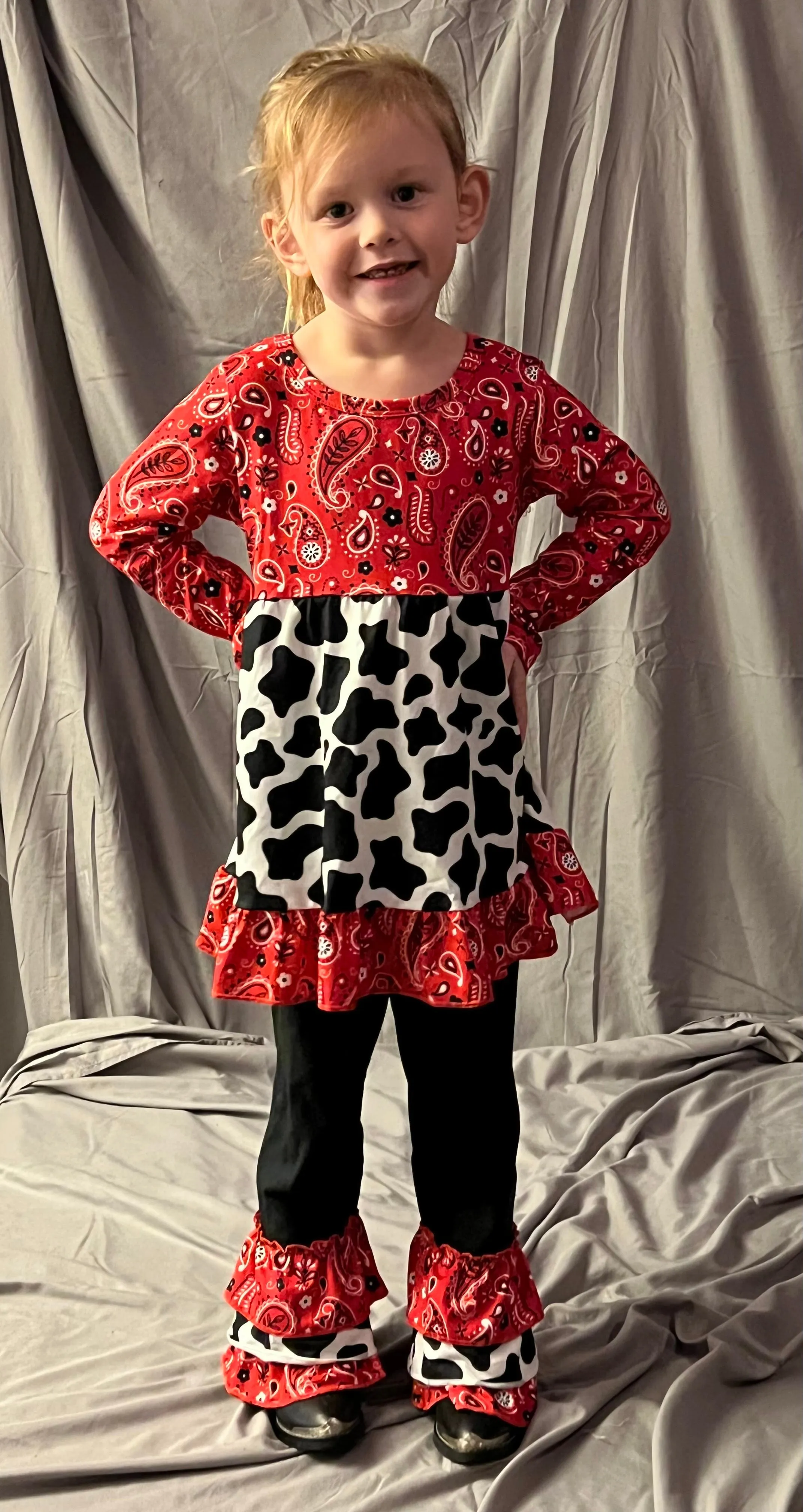 RED PAISLEY AND COWPRINT - OUTFIT