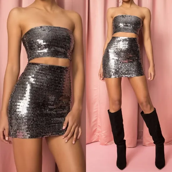 Revolve Superdown Lila Fringe Sequin Set Mini Skirt Crop Top Womens Small Silver