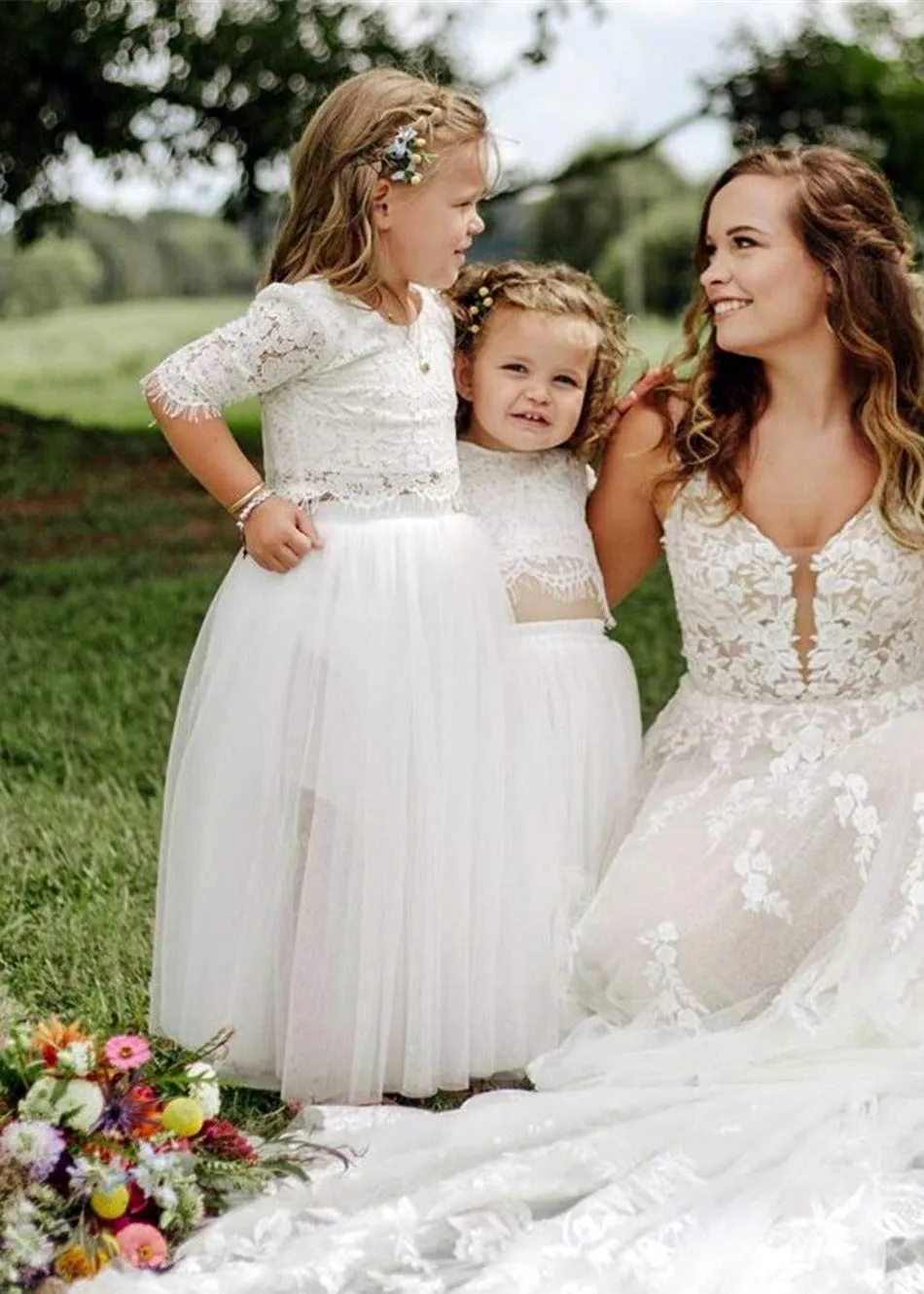 Scalloped Lace 2 Piece Girl Dress Set in White