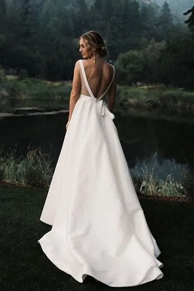Simple Outdoor Wedding Dresses with V-neck