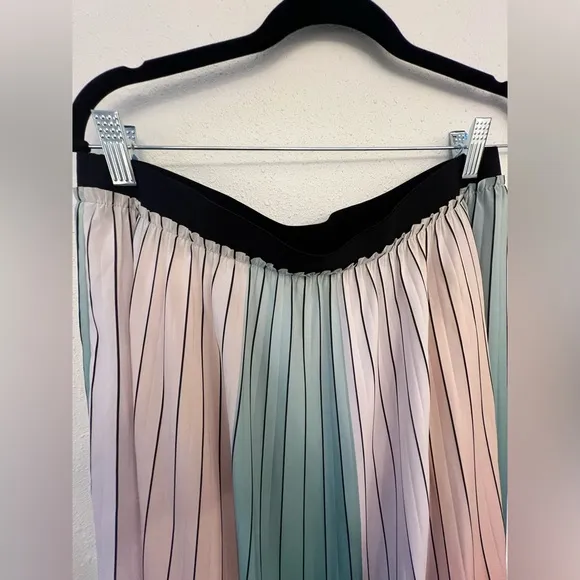 Ted baker Selmma Pleated-Stripe Midi Skirt. Size 12. Mark on bottom as pictured