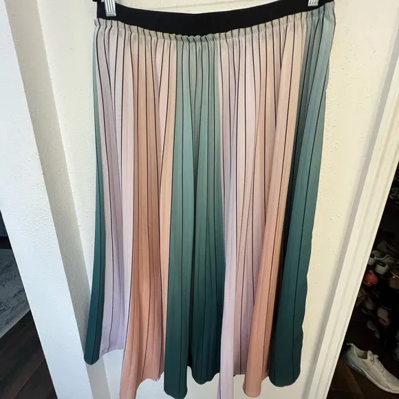 Ted baker Selmma Pleated-Stripe Midi Skirt. Size 12. Mark on bottom as pictured