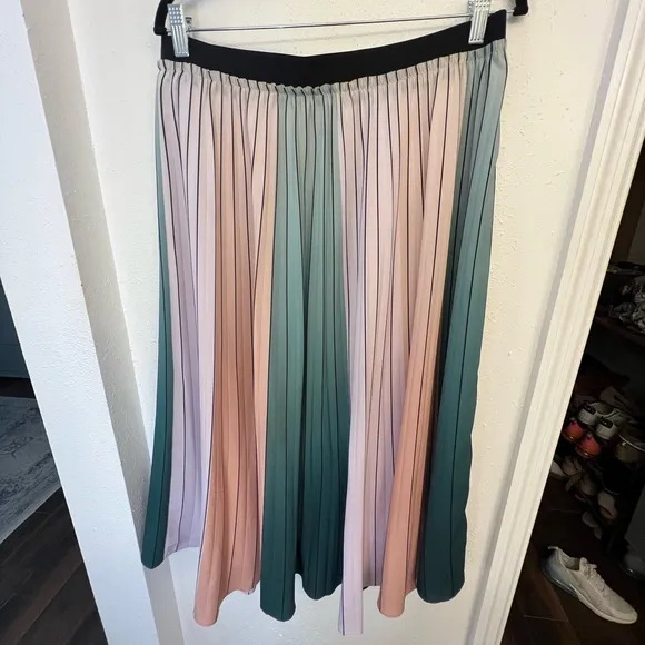 Ted baker Selmma Pleated-Stripe Midi Skirt. Size 12. Mark on bottom as pictured