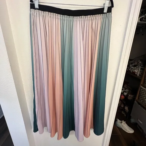 Ted baker Selmma Pleated-Stripe Midi Skirt. Size 12. Mark on bottom as pictured
