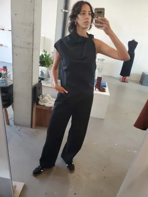 Twist Shoulder Top - Black
