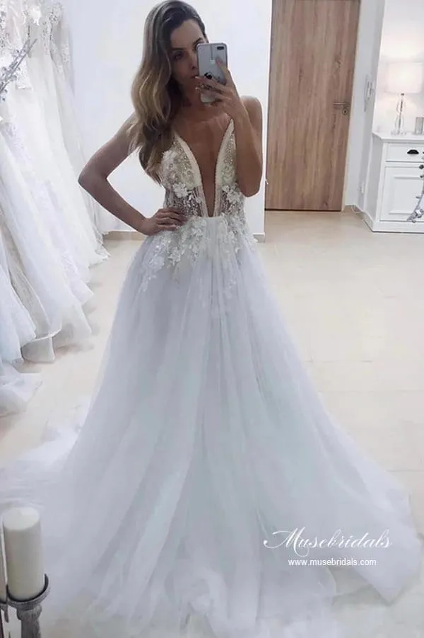 White Tulle A-line Deep V-neck Wedding Dresses With Lace Appliques, MW946