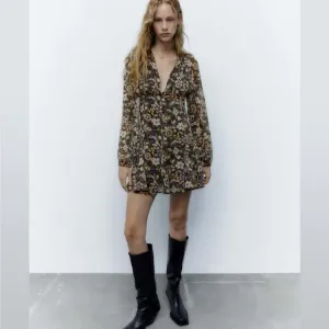 ZARA Floral Empire Waist Dress Size Small NWT