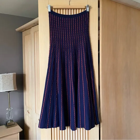 Zara knit scalloped pleated midi skirt navy red